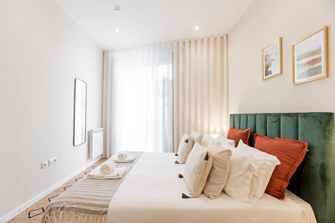 Brand New 4Br W/ 200Yrs Of History In Central Porto By Lovelystay المظهر الخارجي الصورة