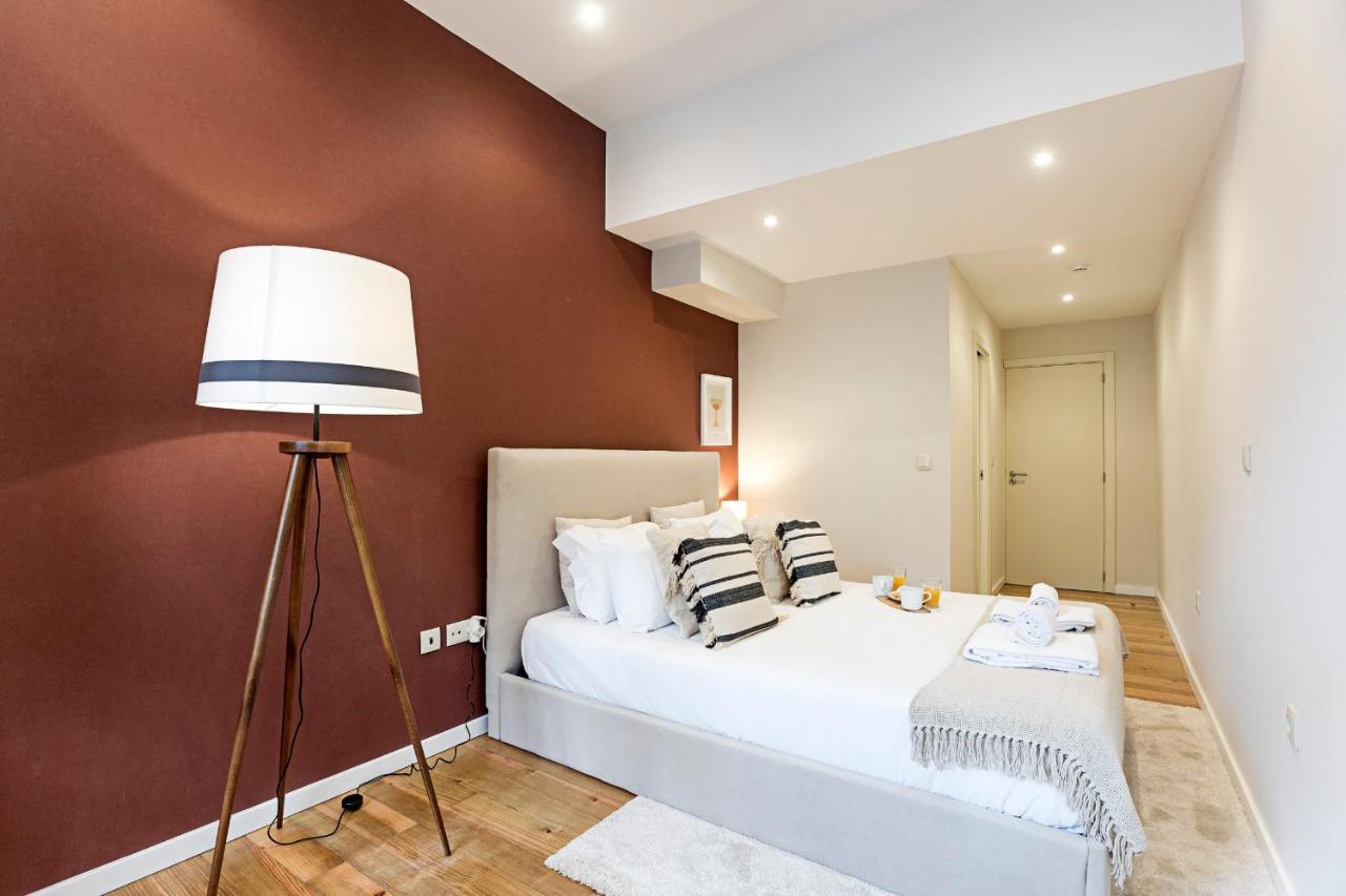 Brand New 4Br W/ 200Yrs Of History In Central Porto By Lovelystay المظهر الخارجي الصورة